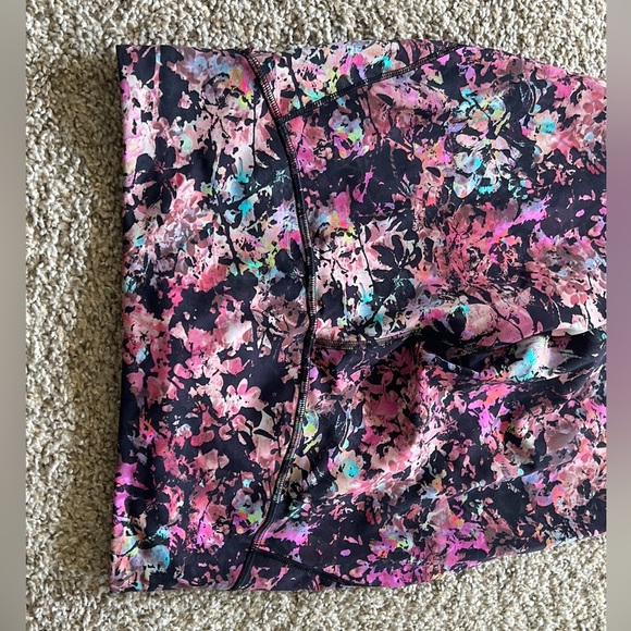 Lululemon Base Pace HighRise Tight 28" Stencil Blossom Red Multi Women’s Size 10 - Picture 6 of 11